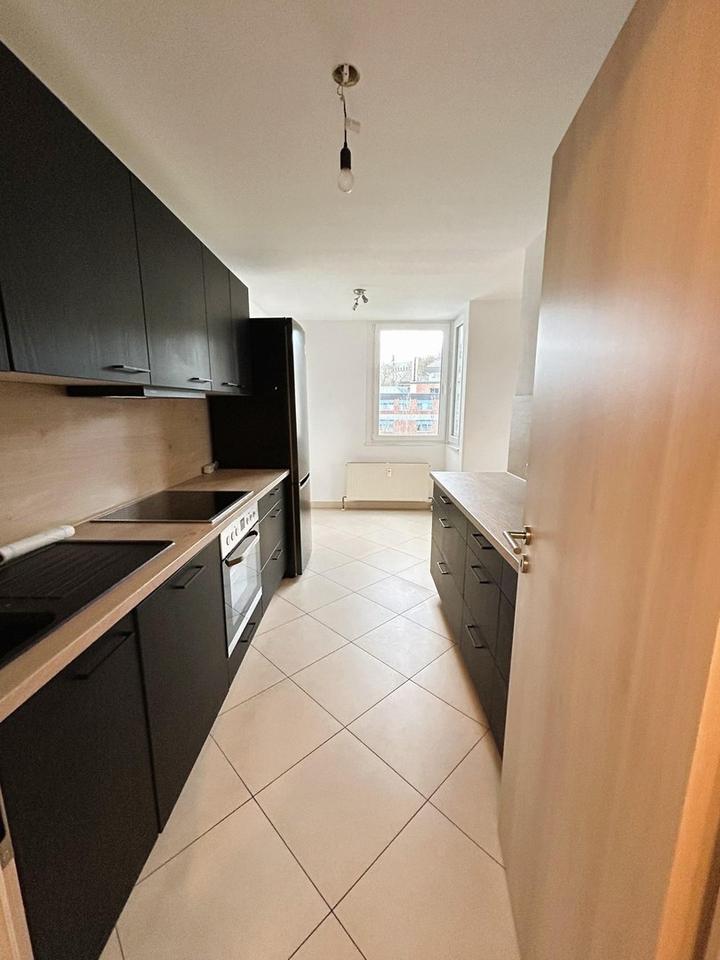 Attraktive, helle 2-Zimmer-Wohnung mit Einbauküche, Balkon und Stellplatz – Bild 4