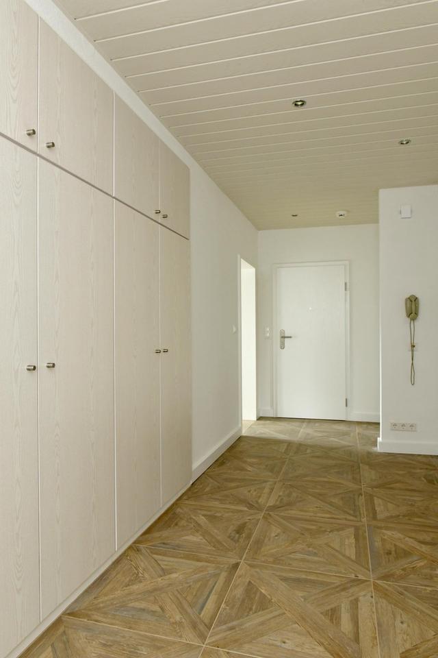 Großzügige, helle 3-Zimmer Erdgeschosswohnung mit Rundumblick ins Grüne – Bild 2