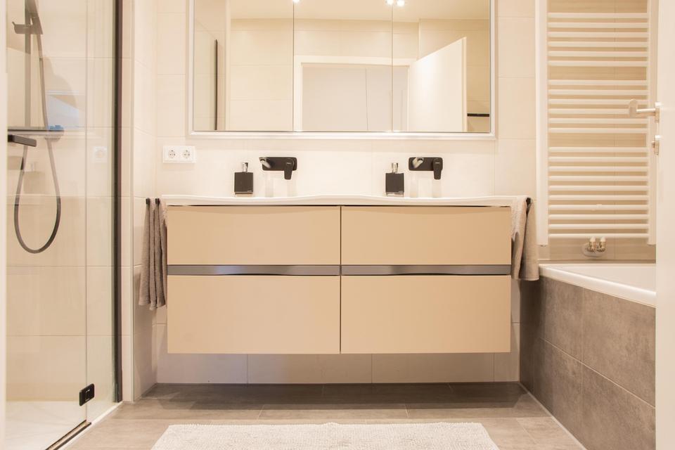 *wunderschönes Wohnambiente, 4 Zi, ca. 108 m², inkl. EBK, lux. Möblierung u. Balkon, zentrumsnah* – Bild 24