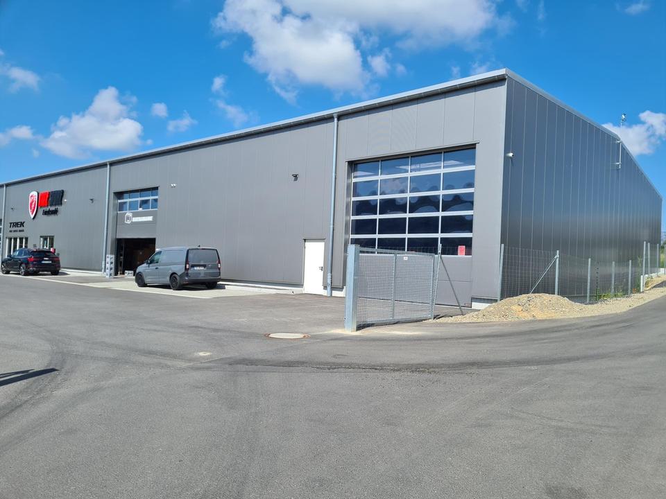 Moderne Gewerbehalle Friedewald