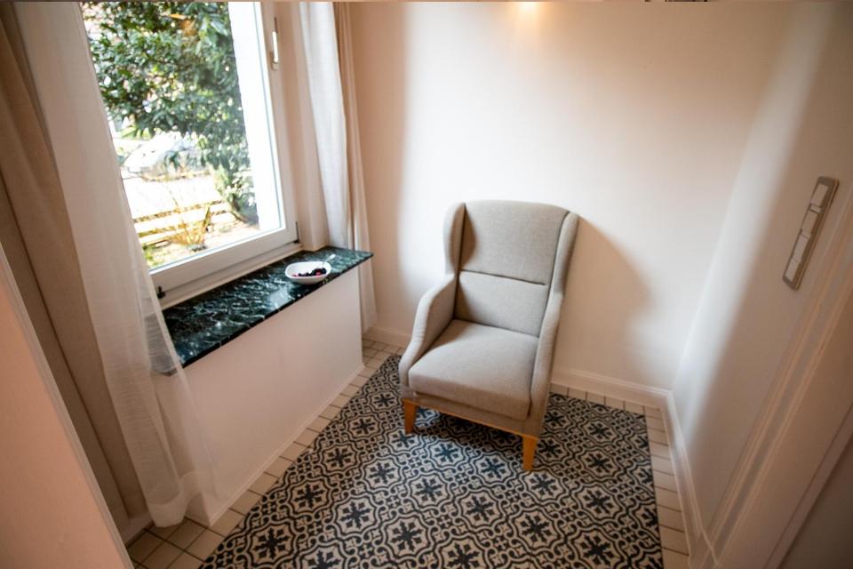 Wundervolle kleine Villa mit traumhaften Garten - komplett saniert! – Bild 27