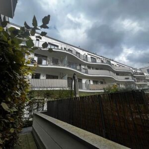 Schöne, lichtdurchflutete voll möbilierte zwei Zimmer Wohnung in Ludwigsvorstadt