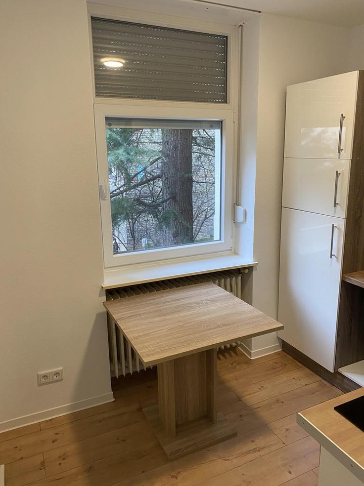 1,5-Zimmer-Apartment renoviert und neu möbliert, super zentral! – Bild 9