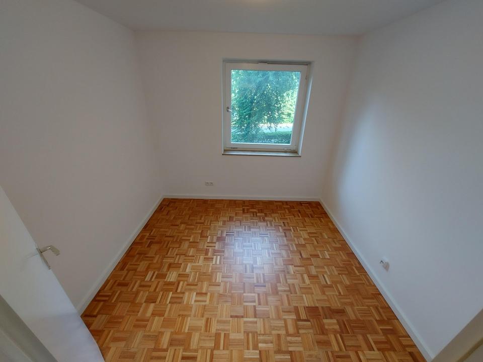 Schöne helle 3 Zimmerwohnung mit Essecke Zentral im Grünen von Wiesbaden, 2 Balkone – Bild 11
