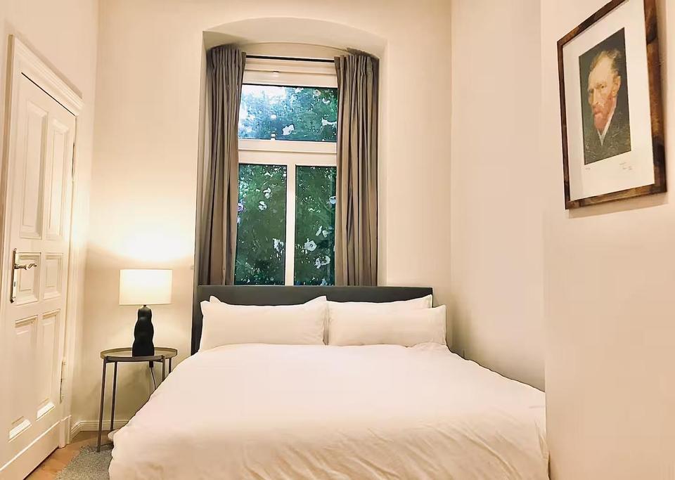 Toplage nahe Savignyplatz & Kudamm • Exklusiv saniert • 2 Eingänge, als WG nutzbar – Bild 22