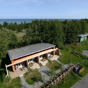 Zingst – Ferienensemble mit 4 Appartements, Nebengebäude & 5 Stellplätzen