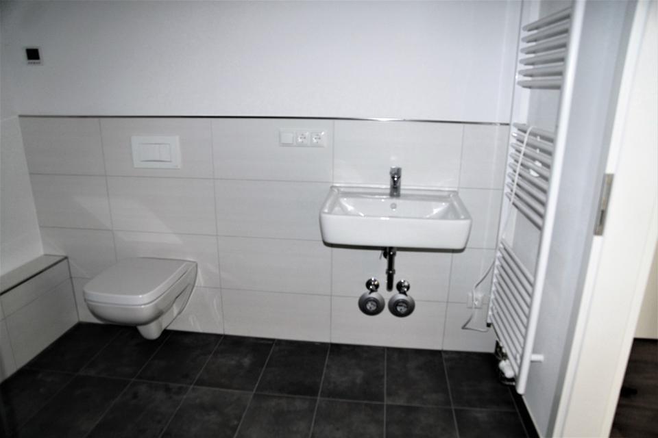 2-Zimmer Wohnung im altersgerecht ausgestatteten Neubau – Bild 3