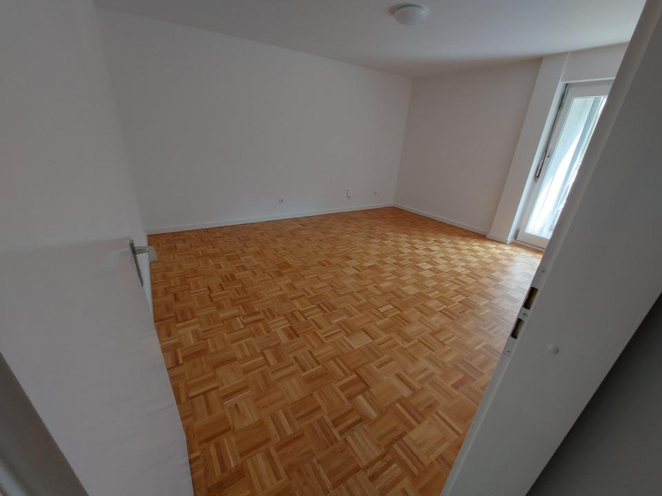 Schöne helle 3 Zimmerwohnung mit Essecke Zentral im Grünen von Wiesbaden, 2 Balkone – Bild 9