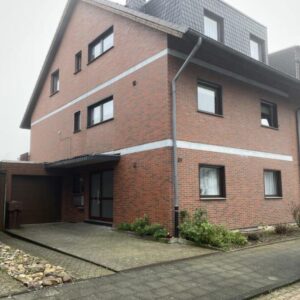 Doppelhaushälfte / Mehrgenerationenhaus / Mehrfamilienhaus / Haus