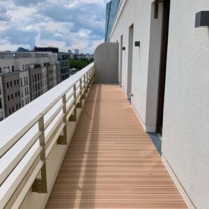 Skyline-Logenplatz & Lichtflut über dem Ostend: Design-Penthouse mit 3m Deckenhöhe