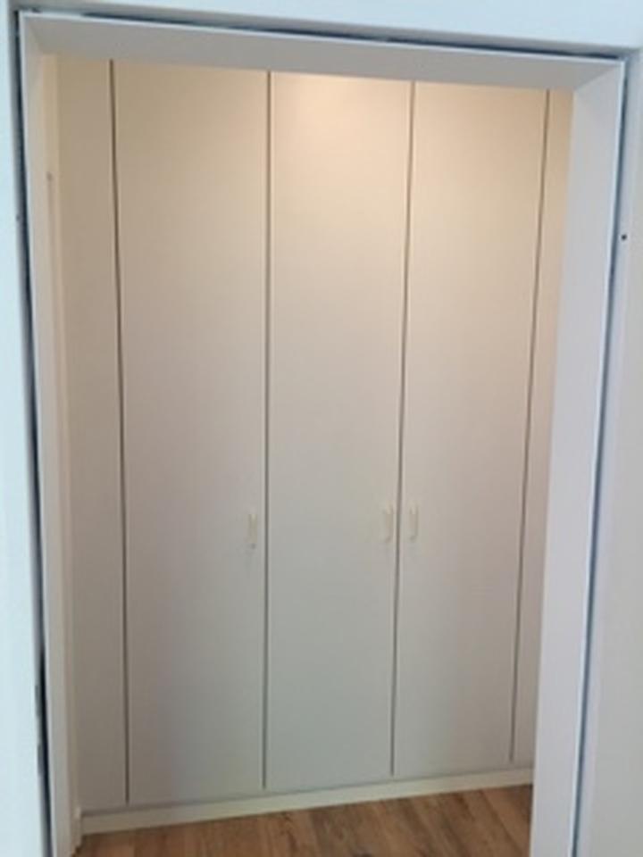 Schöne helle 1-Raumwohnung ruhig gelegen mit Kleiner Küche und Teilmöbiliert – Bild 7