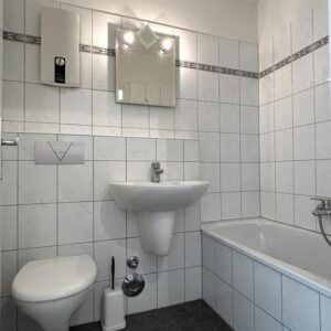 Attraktive 2-Zimmer-Wohnung mit Garage – Nähe Barmer Anlagen