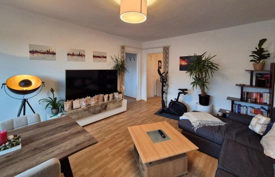 Lichtdurchflutete 2-Zimmer-Wohnung mit Balkon & Stellplatz in Wedel (S1 Hamburg)