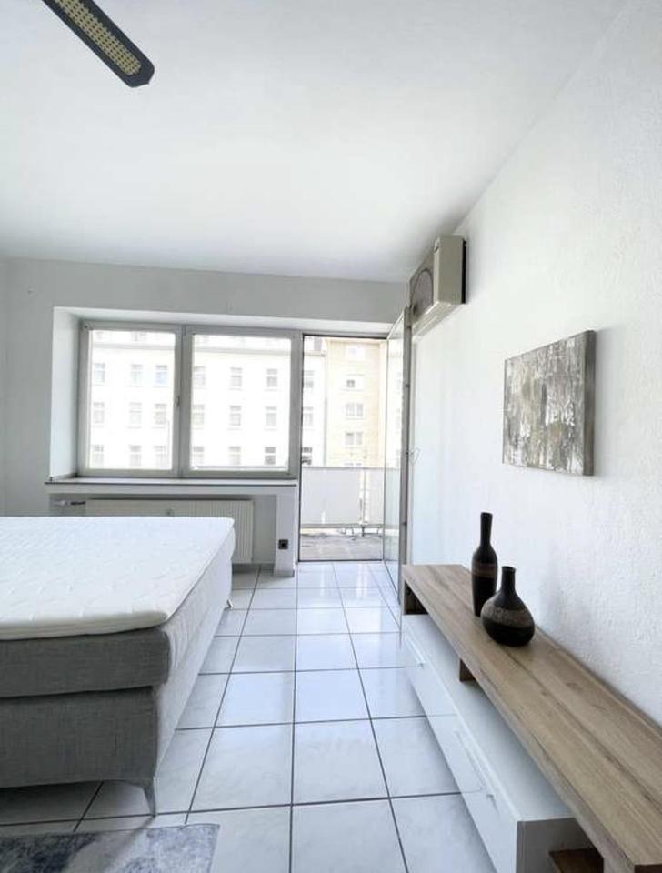 Stilvolle 1-Zimmer-Wohnung mit Einbauküche und Balkon in Unterbilk-Hafen – Bild 4