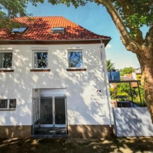 Von PRIVAT: Charmantes Mehrgenerationenhaus mit großem Saal und Einliegerwohnung