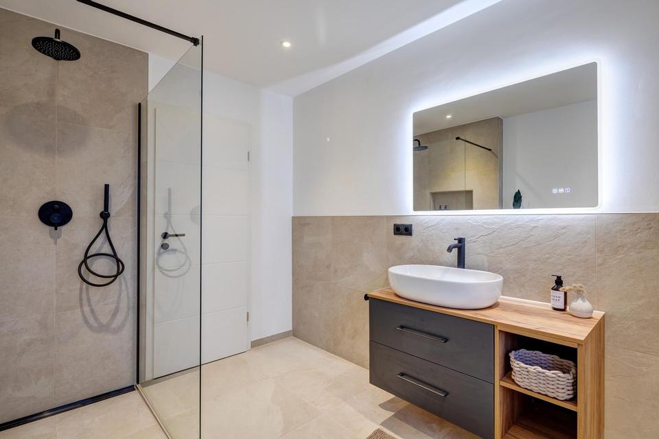 *** SCHMUCKSTÜCK mit Penthousefeeling | SOFORT FREI *** – Bild 8