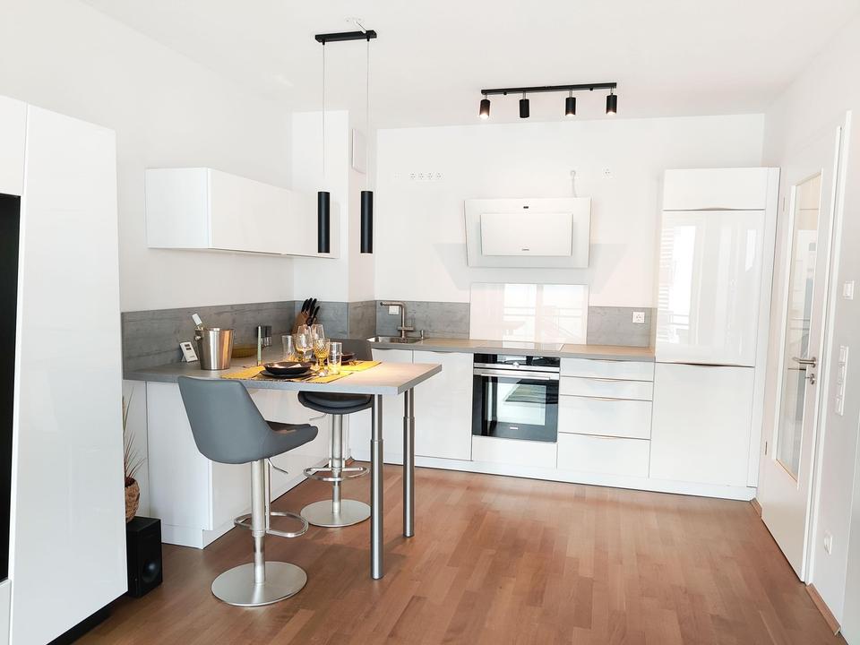 1-Zimmer Wohnung vollmöbiliert wie neu - große Südloggia