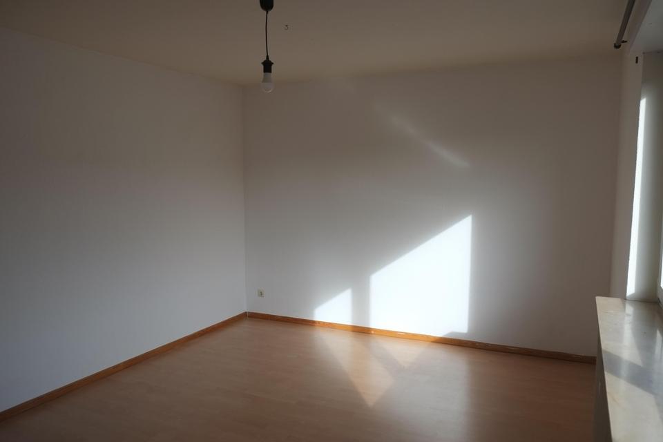 Sehr schöne, helle, gepflegte 2 Zi-Whg. mit EBK und Balkon zum 01.03.2026 zu vermieten – Bild 8