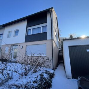 Sonnige DHH mit großem Garten (bereits teilsaniert)