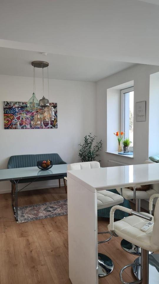 Tolle Wohnung im 1. OG mit 4 ZKB, EBK & Gäste-WC – Bild 2