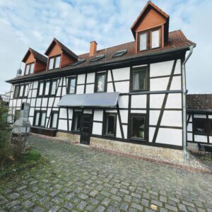 Wohngebäude und Pension - Perfekt für Wohnen + Einnahmen