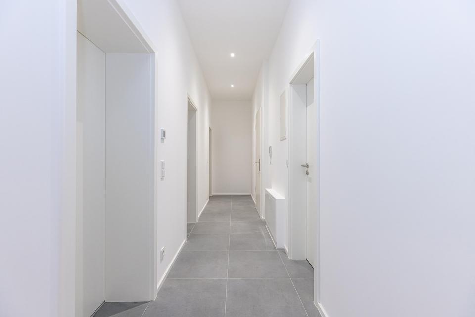 Wunderschöne 3-Zimmer-Wohnung mit Balkon und Küche – Bild 3