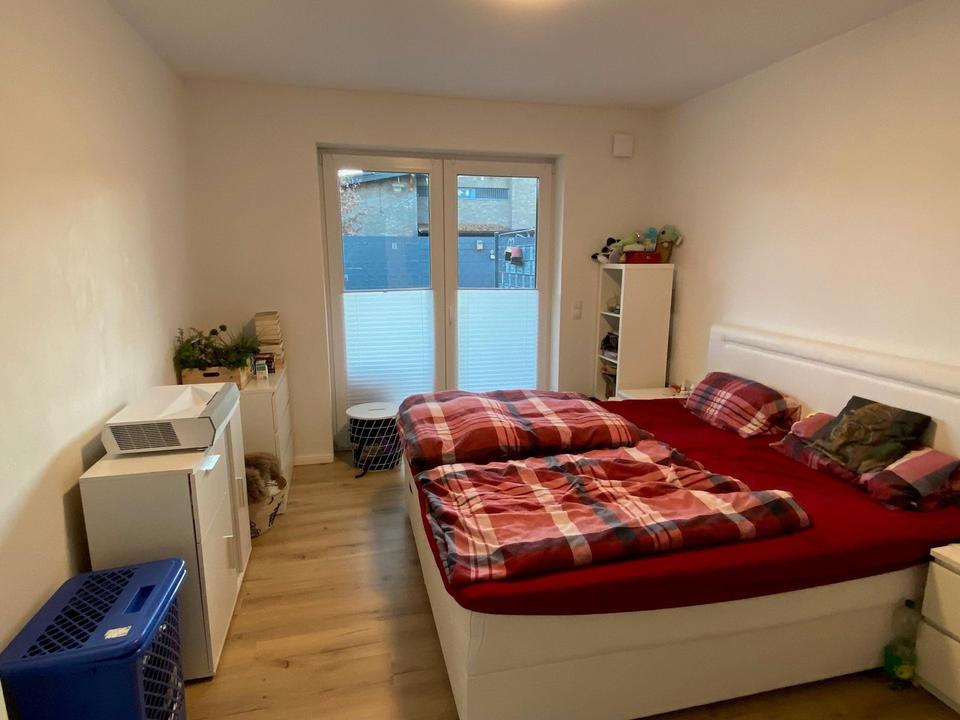 neuwertige 3 Z. Wohnung 91qm mit Gäste WC, Ankleidezimmer u. mehr – Bild 14