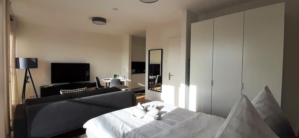 Unbefristet - Rooftop Studio Furnished / Dachgeschoss Studio Möbliert – Bild 7