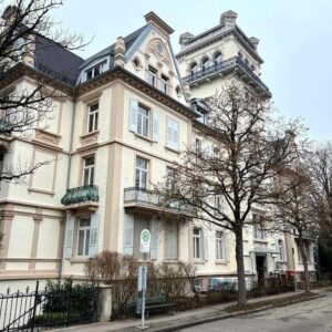 Zimmer in Senioren-WG. Gemeinsam statt einsam.