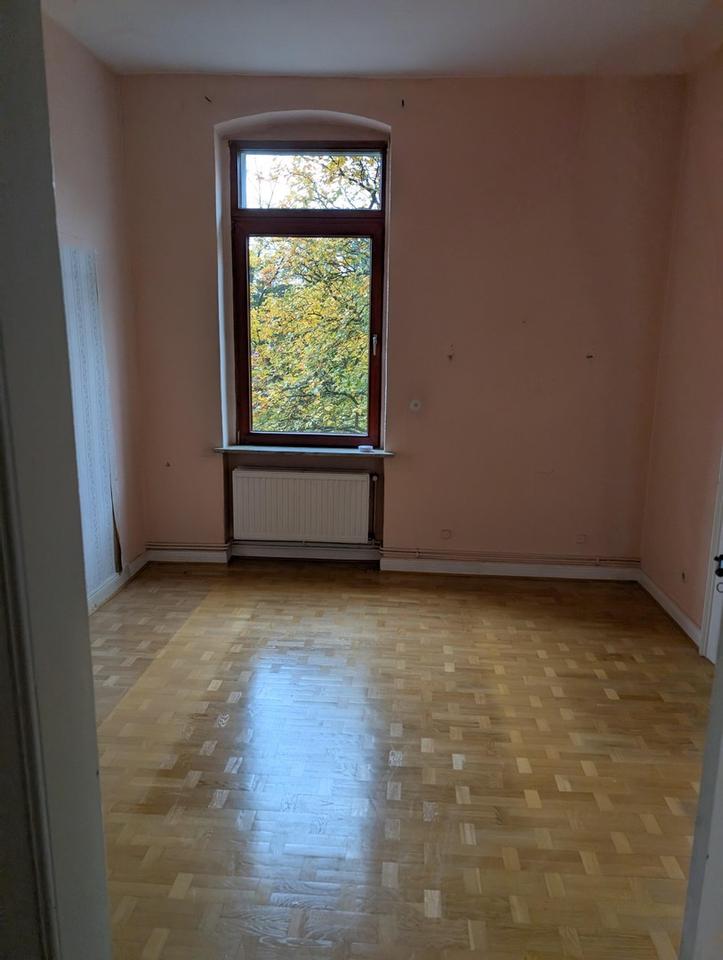 BS Innenstadtnah: 5-Zi. Altbau Wohnung im 1. OG von Privat: BLK, Stuck, Parkett, Garten – Bild 9