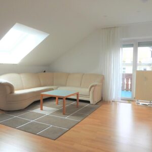 Dachwohnung zw. Wiesbaden und Frankfurt a.M.(Leben a. d. Land mit Möglk. zur Glasfasernutzung)