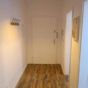 2-Zimmer-Wohnung mit EBK, WG-geeignet, Nichtraucher