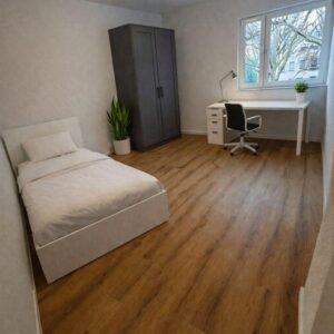 WG tauglich: Erstbezug nach Sanierung voll möbliert/Zimmerweise mieten möglich