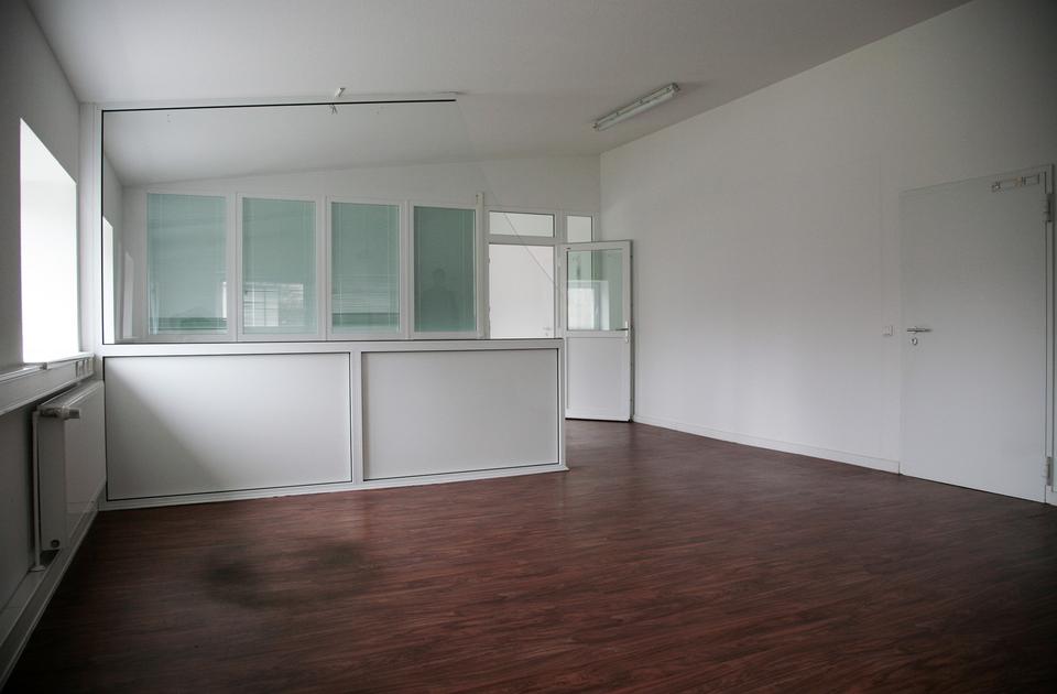 Büro in Bad Bramstedt 120,00 m² / 6,0 pro m² / 3 Stellplätze Kostenfrei