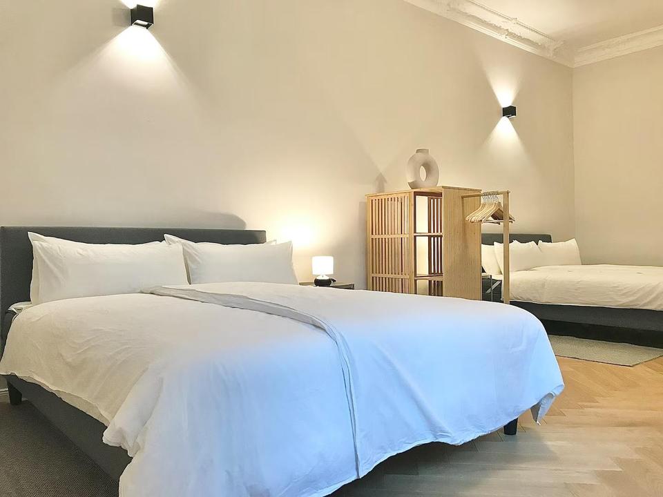 Toplage nahe Savignyplatz & Kudamm • Exklusiv saniert • 2 Eingänge, als WG nutzbar – Bild 13