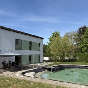 Architektenhaus (KfW 40) mit Schwimmteich + Nebengebäude ( 78 m²)+Solar