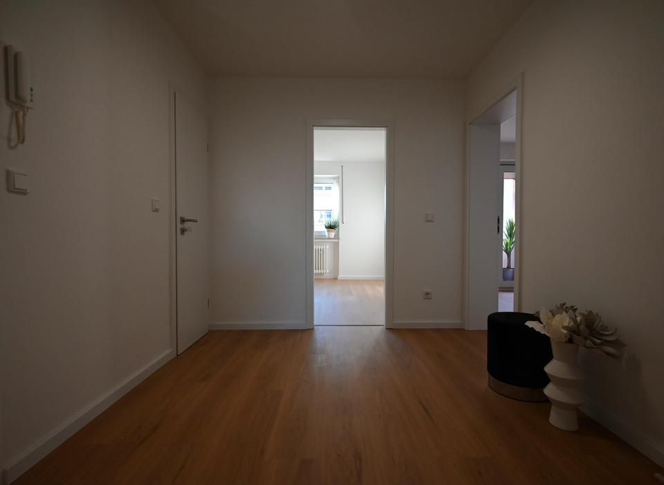 Sehr schöne, modernisierte 3-ZW mit Loggia und Stellplatz nähe Fürther Klinikum – Bild 4