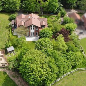 Repräsentatives Anwesen mit gehobener Ausstattung, Garten und flexibler Wohn-/Gewerbefläche im EG