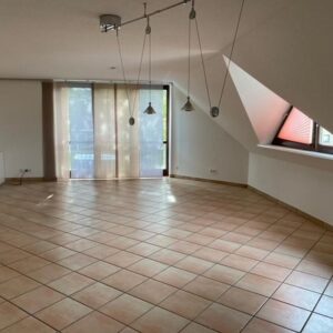 Schöne, helle großzügige Dachgeschosswohnung in Quickborn