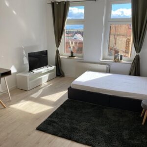 Rundum sorglos Paket! Möbliertes WG-Zimmer WLAN & Nebenkosten in renovierter 4-Zi Whg 3 Min. von FH