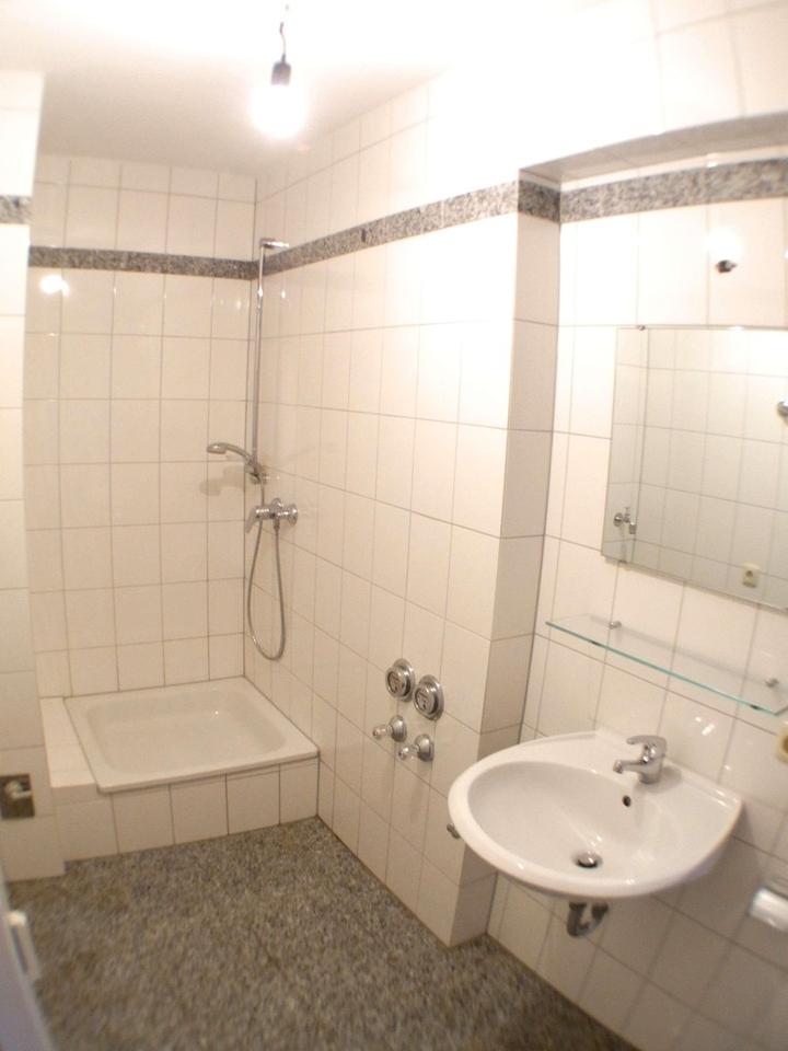 *** Attraktive 2 Zi Whg im EG - EBK - Ideal für Geschäftsleute / Singles ! *** – Bild 7