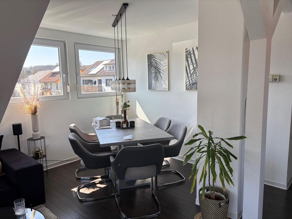 Schöne und helle 2,5 Zimmerwohnung in traumhafter Lage