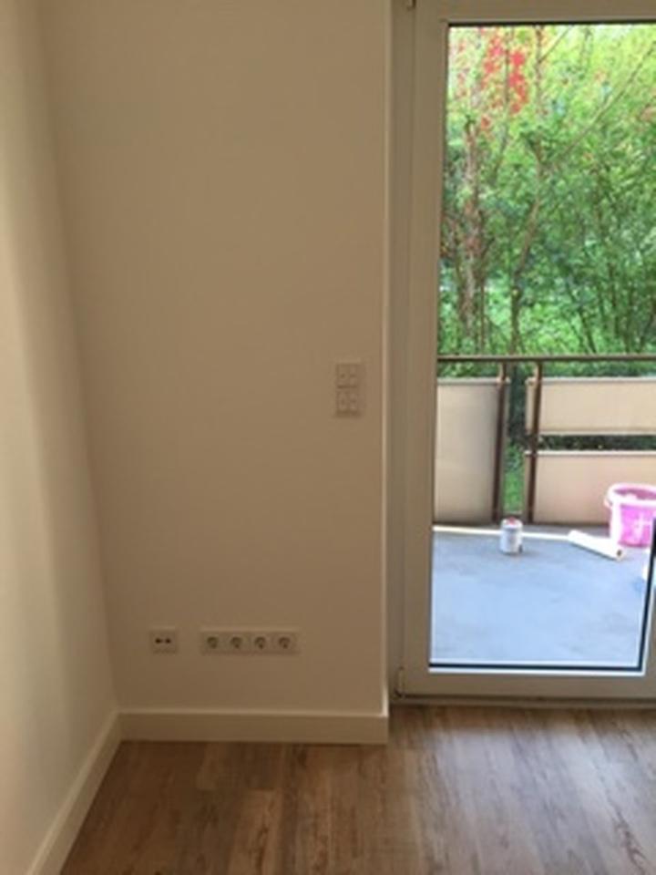 Schöne helle 1-Raumwohnung ruhig gelegen mit Kleiner Küche und Teilmöbiliert – Bild 2