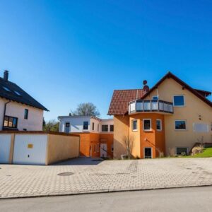 Attraktives Mehrfamilienhaus mit 4 Wohneinheiten auf großem Grundstück