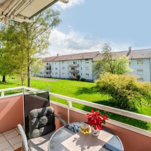 Charmante 4-Zimmer-Wohnung mit Balkon ins Grüne – ideal für Paare/Familien oder Homeoffice oder WG