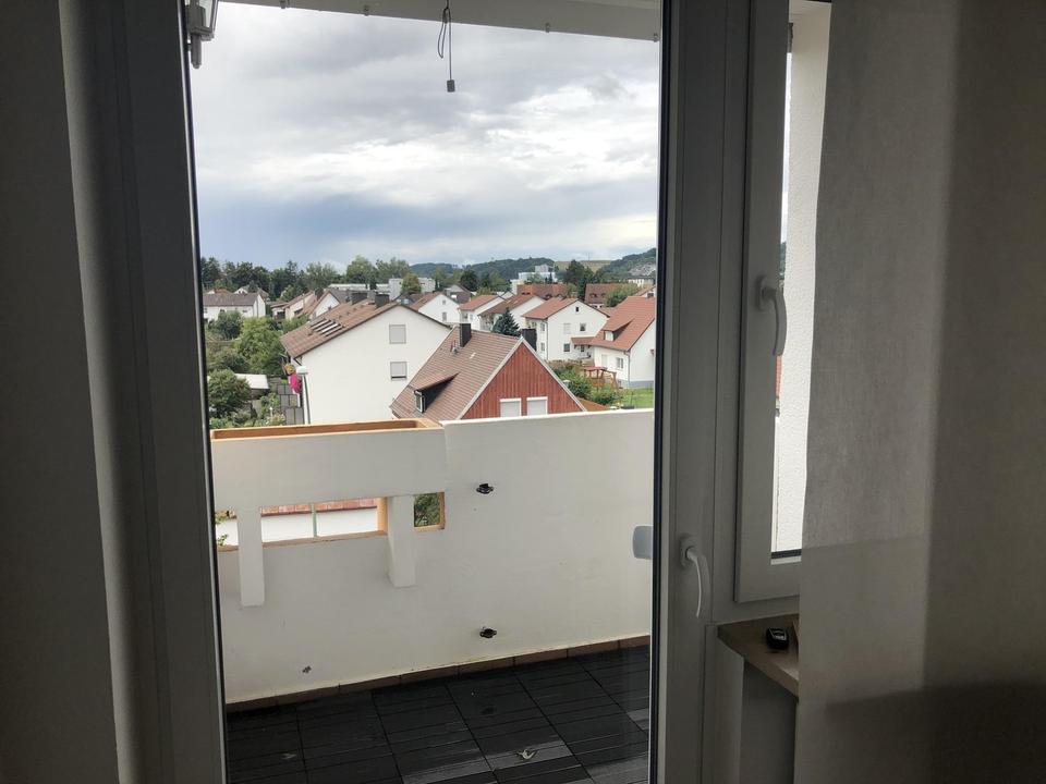 Vermietete, modernisierte 4,5-Zimmer-Wohnung mit Balkon und EBK in Landshut – Bild 4