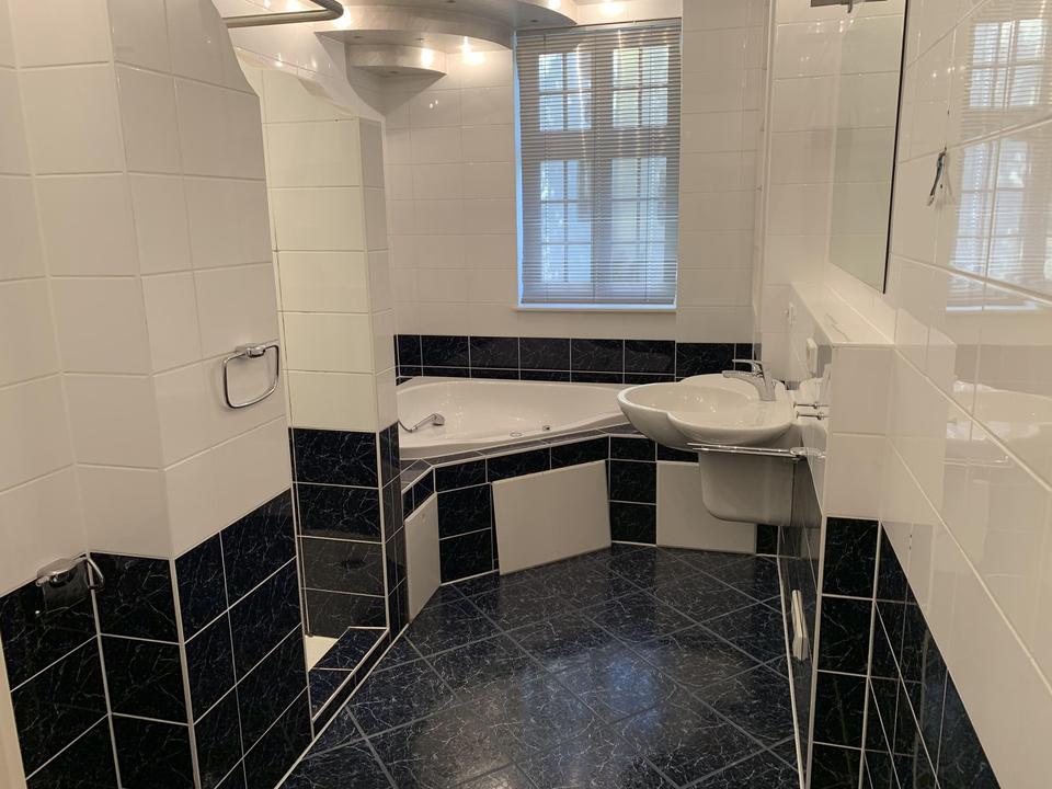 Wohnen im Schloss: Exklusive 4/5-Zimmer-Wohnung mit besonderem Flair – Bild 13