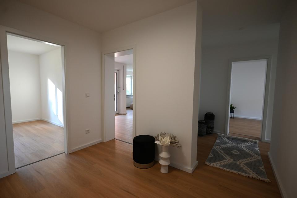 Sehr schöne, modernisierte 3-ZW mit Loggia und Stellplatz nähe Fürther Klinikum – Bild 3