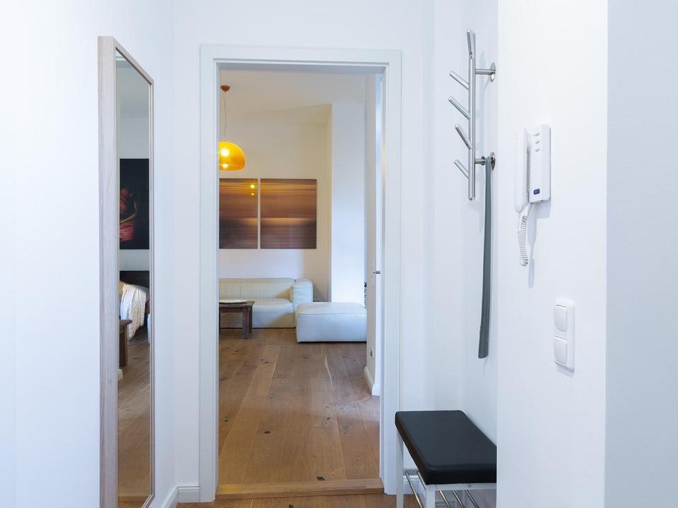 All-inclusive! Hochwertig möblierte Wohnung mit Einbauküche und Balkon – Bild 7