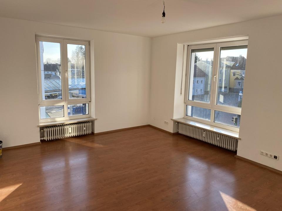 100 qm Wohnung mit Renovierungsbedarf in bester Lage – Bild 2